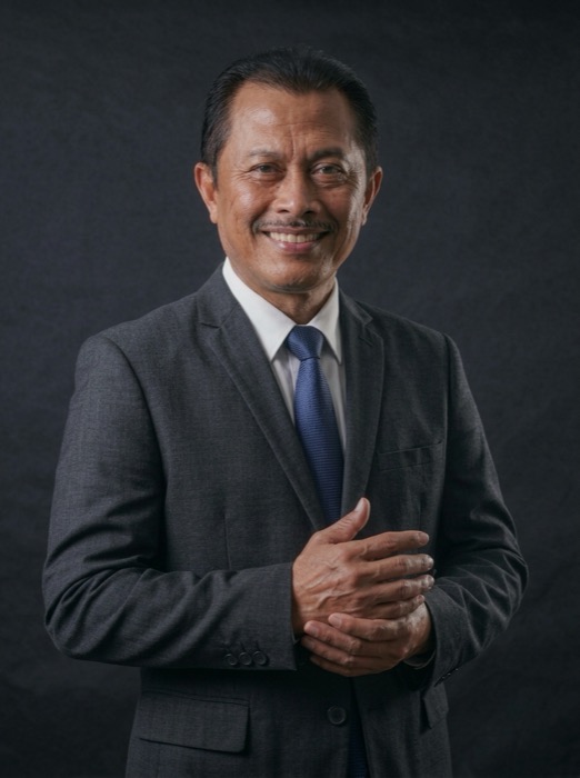 Drs. Nanan Soekarna